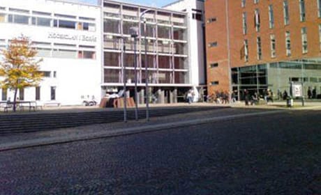 %%tb-image-alt-text%%